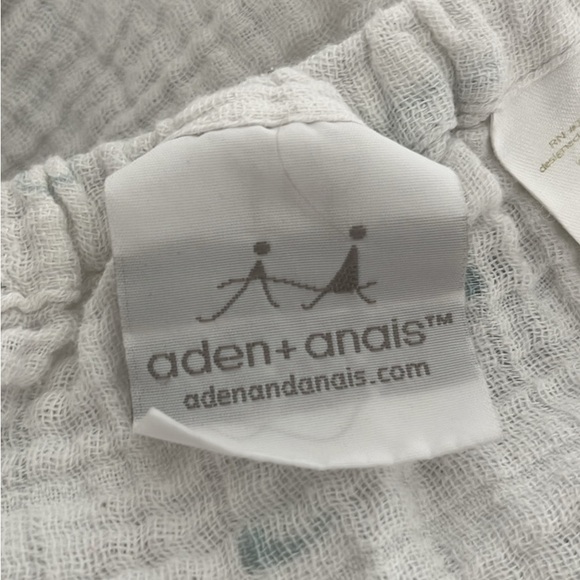 Pottery Barn Kids Baby Crib Set - Crib Skirt and 3 Fitted Crib Sheets - Picture 3 of 10